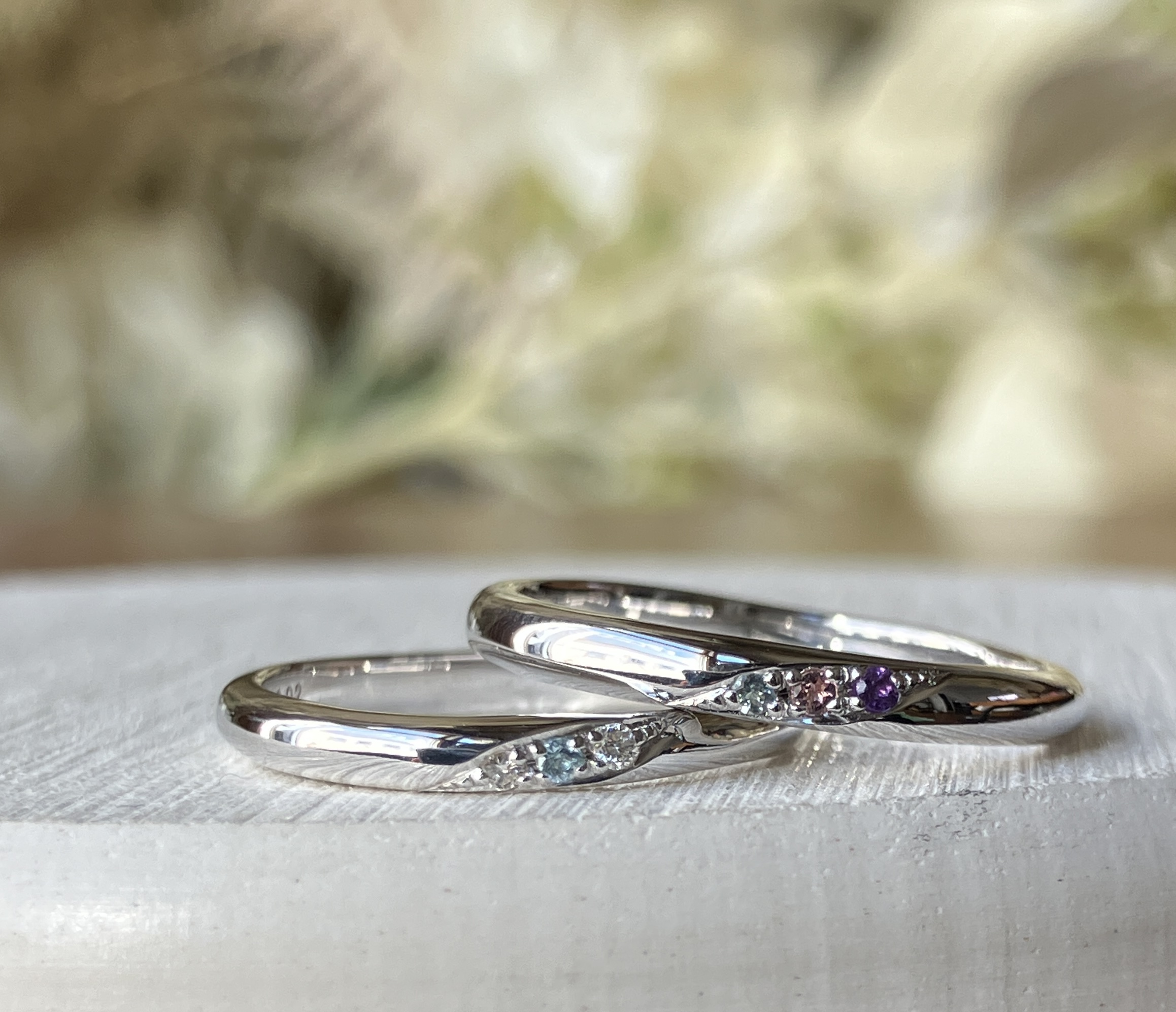 手作りペアリング（シルバー） 甲丸 ２mm カラーレスダイヤ70％ 2月 アメシスト 10月 トルマリン 11月 ブルートパーズ H型彫り