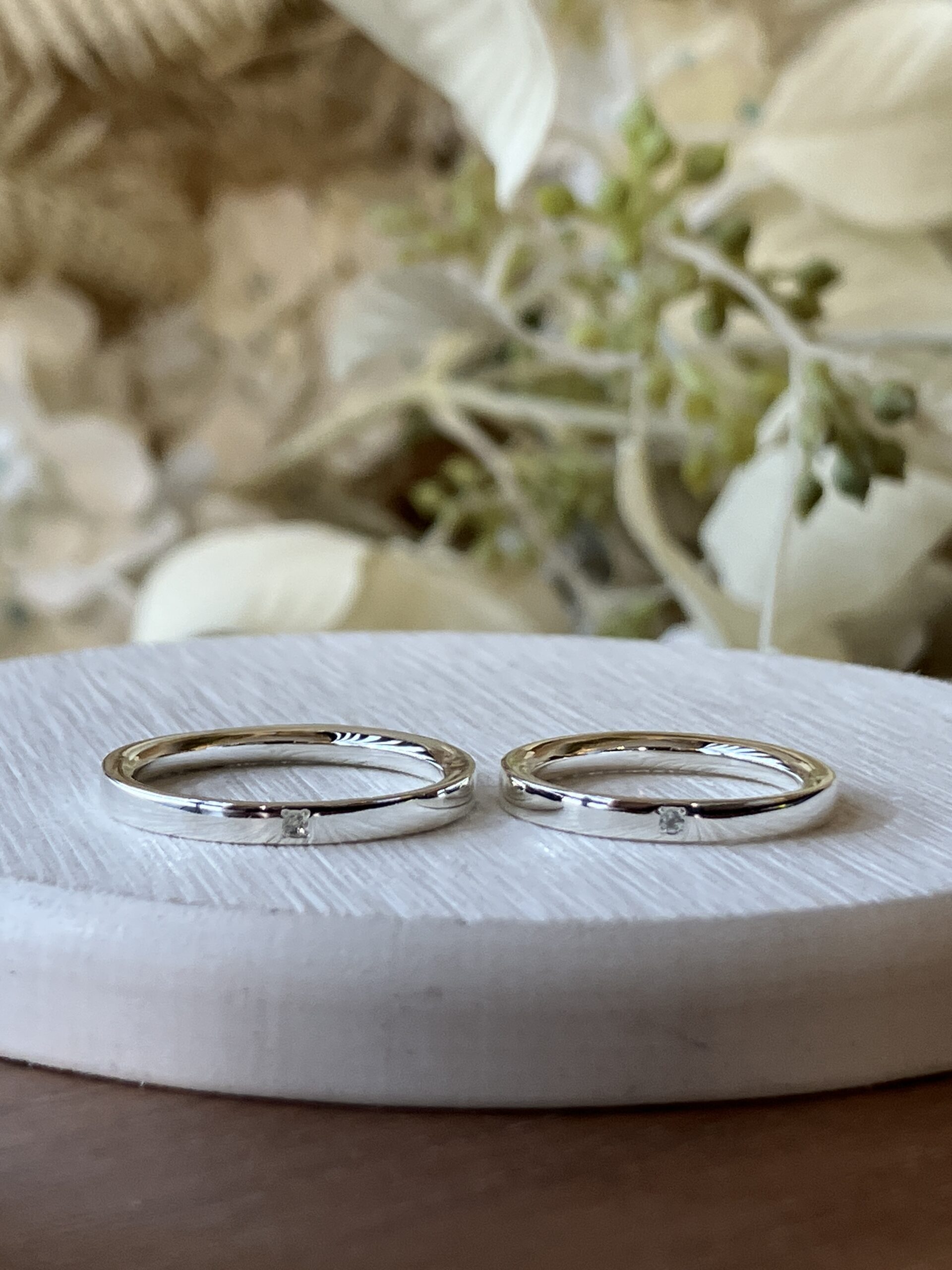 手作りペアリング（シルバー） 平打ち（内甲丸） 鏡面 ２mm 3月 アクアマリン