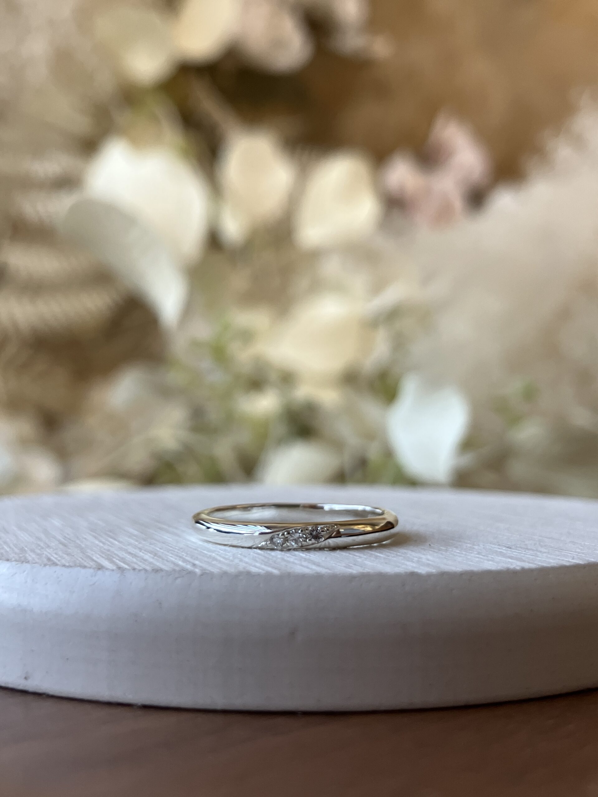 手作りペアリング（シルバー） シルバー925 彫り留め 甲丸 鏡面 ２mm カラーレスダイヤモンド