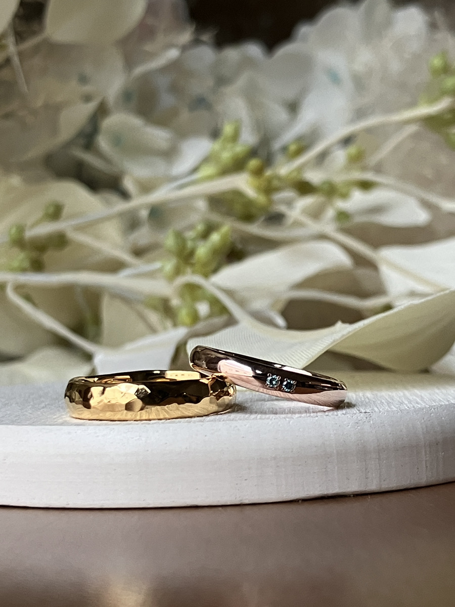 手作りペアリング（シルバー） 甲丸 鏡面 ３mm ４mm アイスブルーダイヤモンド