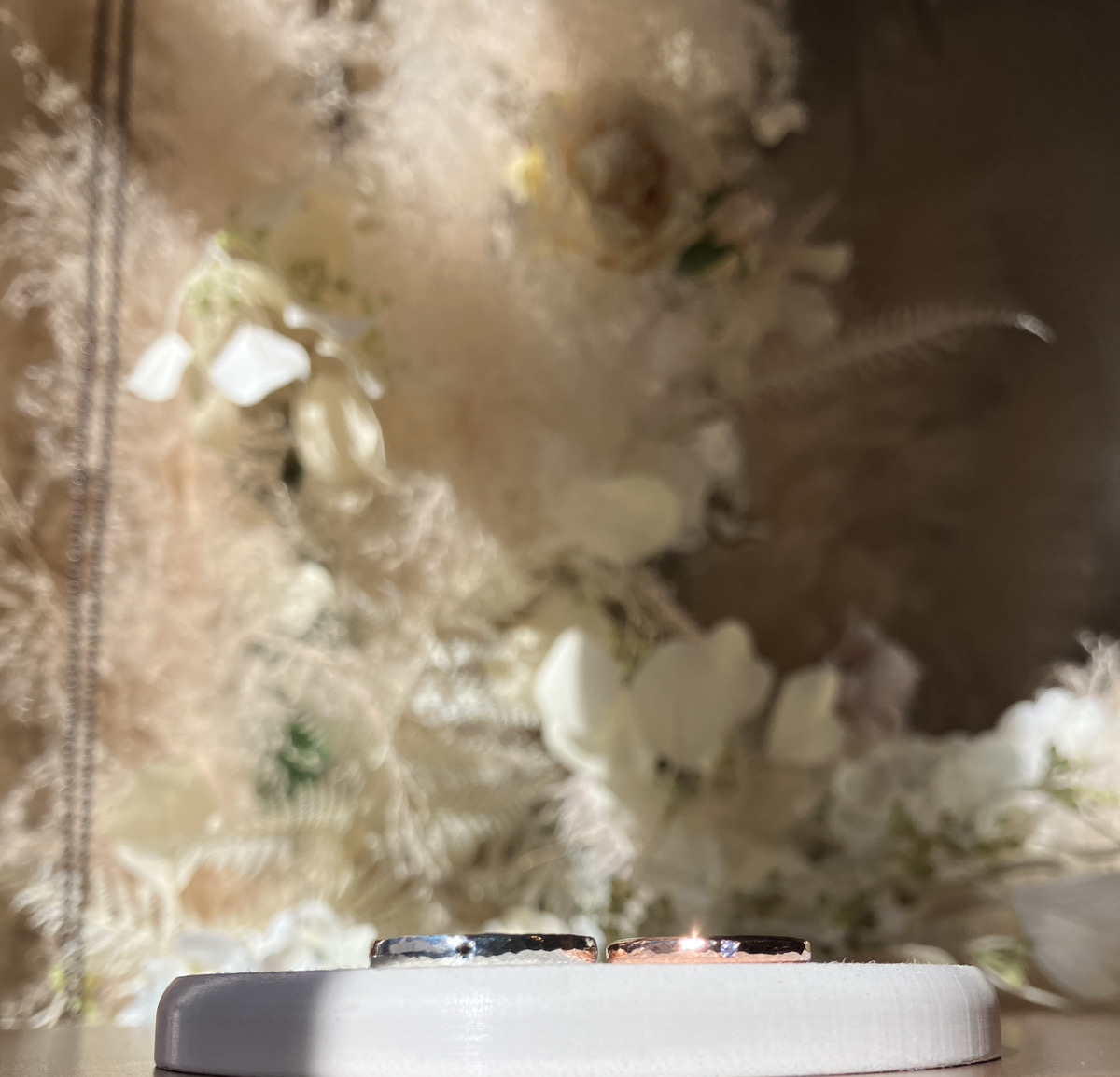 手作りペアリング（シルバー） 平打ち（内甲丸） 甲丸 ハンマー 鏡面 ２mm 12月 タンザナイト ブラックダイヤモンド カラーリング（ピンクゴールド）