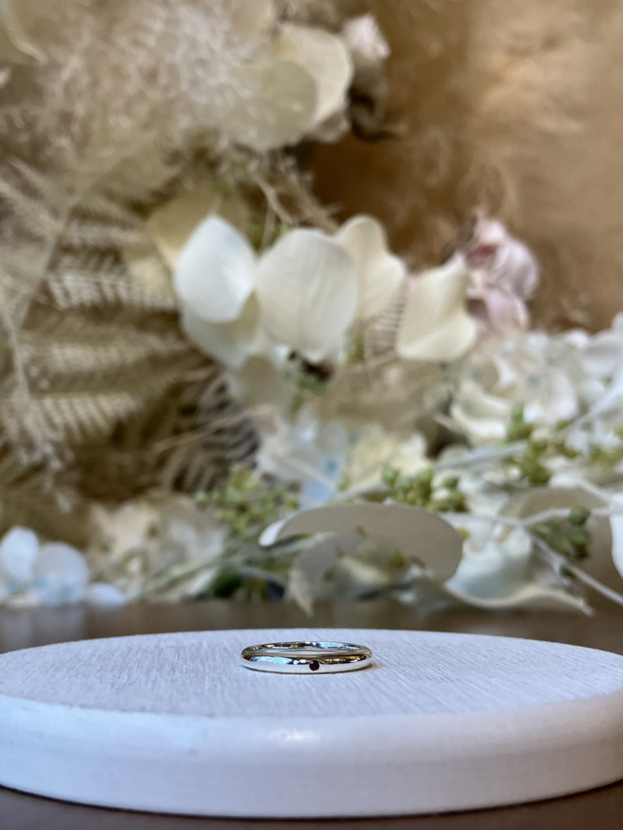 手作りペアリング（シルバー） 甲丸 鏡面 ２mm 1月 ガーネット