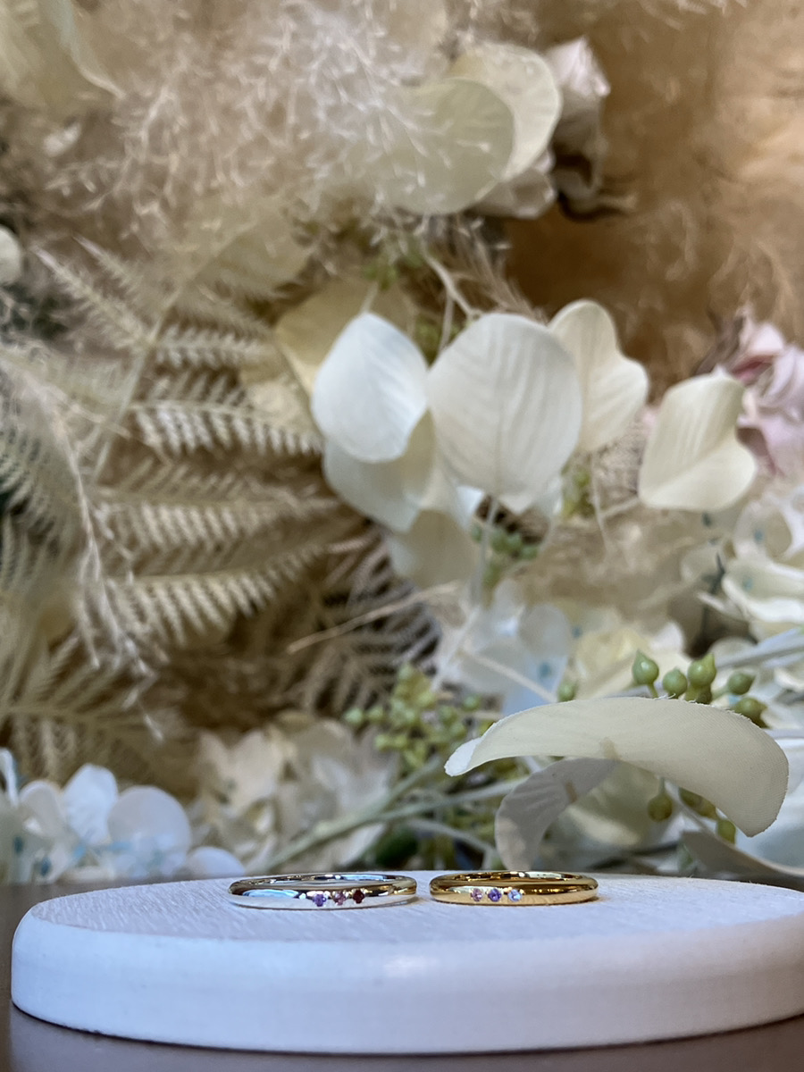 手作りペアリング（シルバー） 甲丸 鏡面 ２mm 1月 ガーネット 2月 アメシスト 10月 トルマリン 12月 タンザナイト カラーリング（アンティークゴールド）