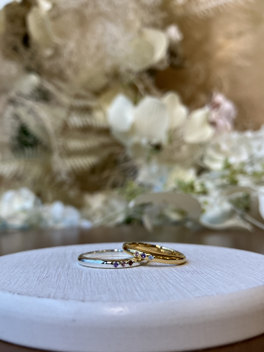 手作りペアリング（シルバー） 甲丸 鏡面 ２mm 1月 ガーネット 2月 アメシスト 10月 トルマリン 12月 タンザナイト カラーリング（アンティークゴールド）